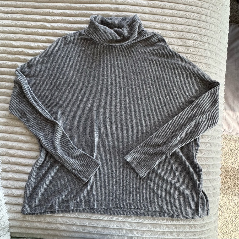 Aerie Heather Gray Ribbed Sweater Shirt